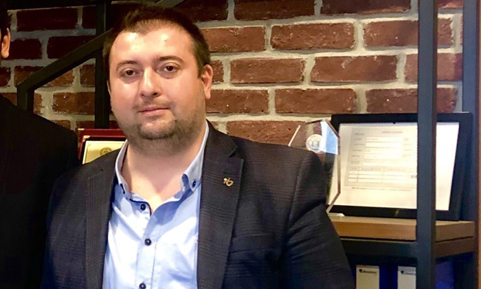 Ak Parti grubunda başkan değişikliği