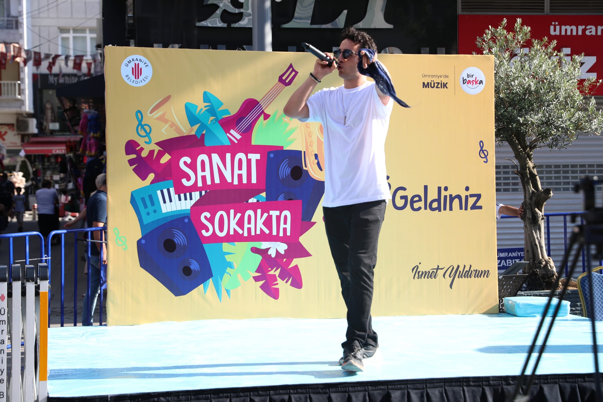 Ümraniye'de Sokak Sanatçıları Sahne Aldı
