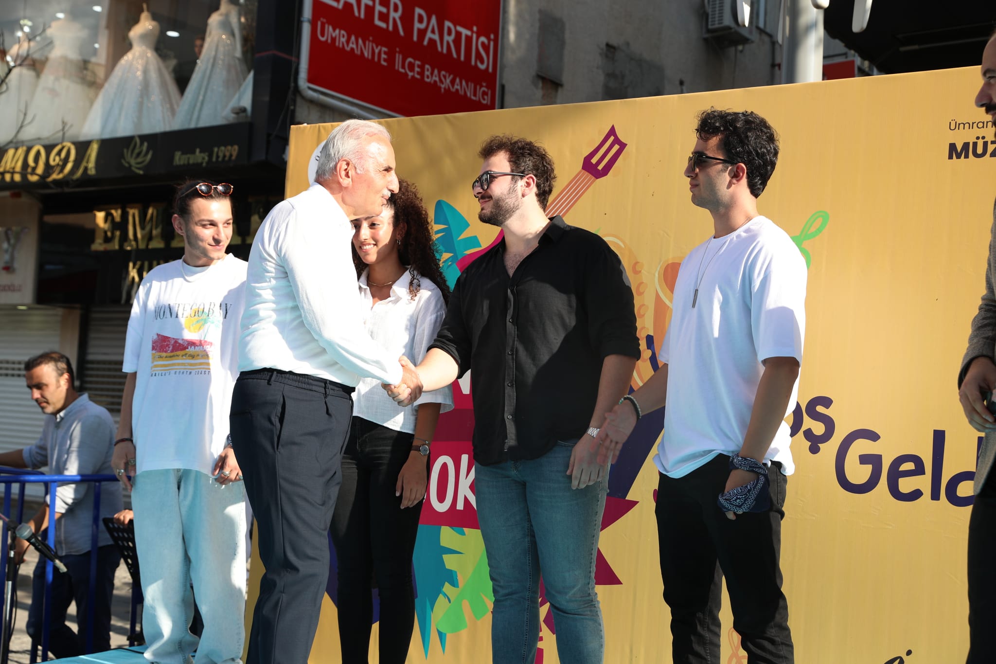 Ümraniye'de Sokak Sanatçıları Sahne Aldı